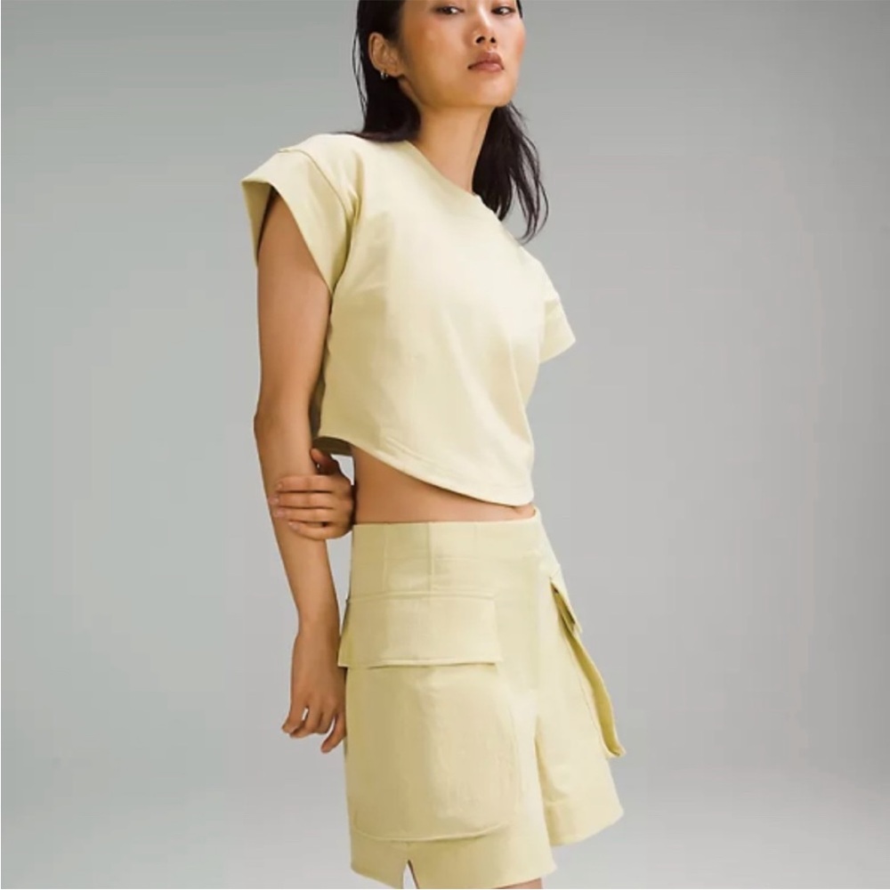 Lululemon Relaxed-Fit Super-High-Rise Cargo Short 4" - Picture 3 of 16